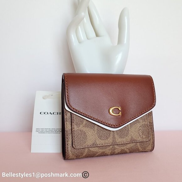 COACH Wyn Small Wallet In Colorblocked Signature Canvas & Leather-Tan Rust 🎈$89 - Picture 2 of 16